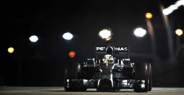 F1 2014 Gp di Singapore: assolo di Hamilton