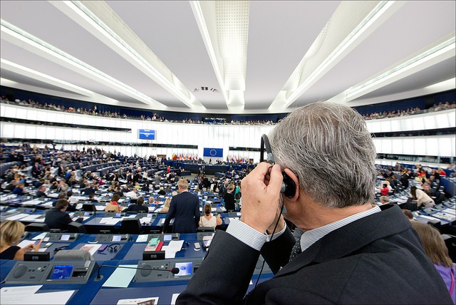 Juncker e i suoi all'esame del Parlamento europeo