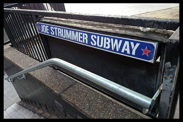 Londra in musica Joe Strummer Subway